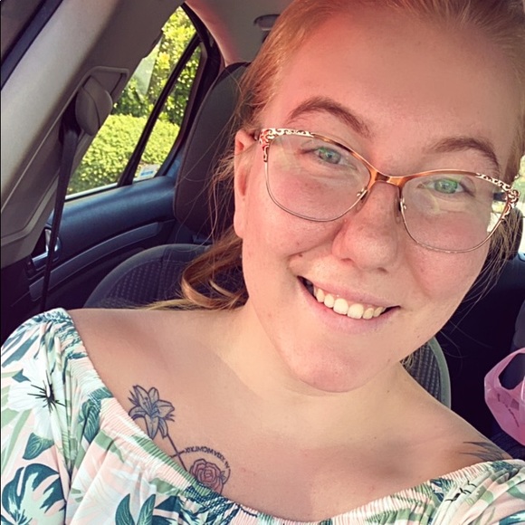 Meet your Posher, Teisha - Picture 2 of 9